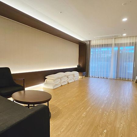 The Qube Resort Jeju Seogwipo Exterior foto
