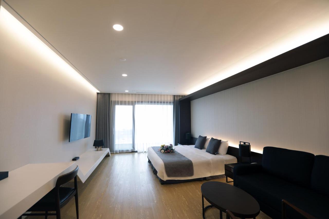 The Qube Resort Jeju Seogwipo Exterior foto