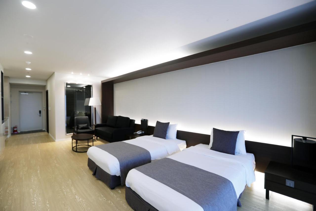 The Qube Resort Jeju Seogwipo Exterior foto