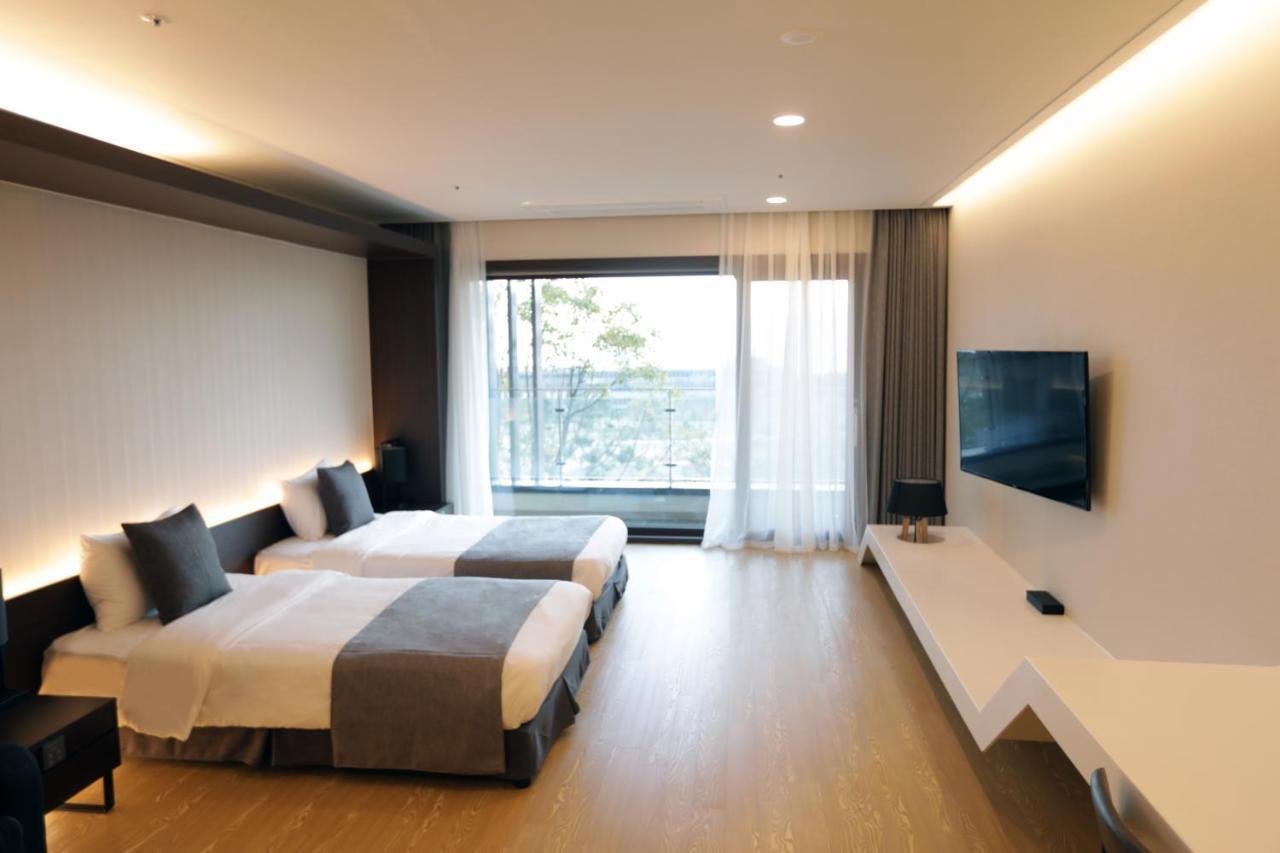 The Qube Resort Jeju Seogwipo Exterior foto