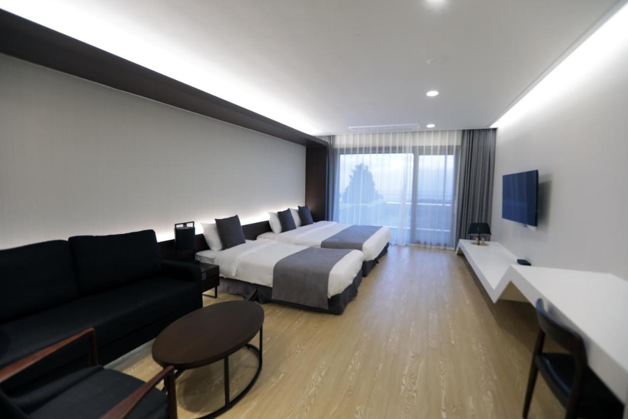 The Qube Resort Jeju Seogwipo Exterior foto